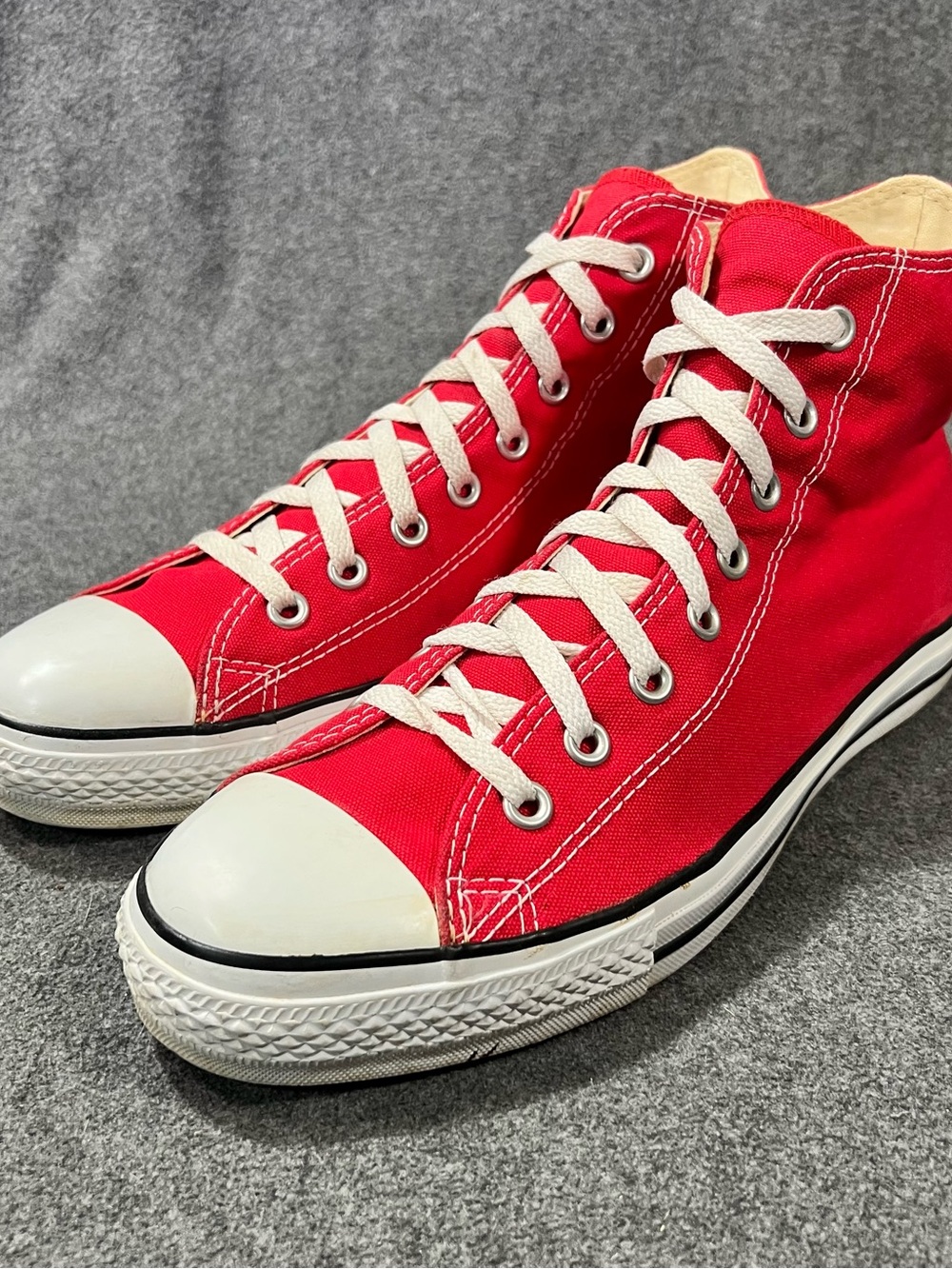 Converse Chuck Taylor All Star Men’s Size 10 Red High Top Sneakers Y2K Vintage